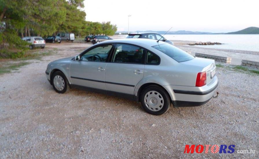 2000' Volkswagen Passat 1,6 photo #1
