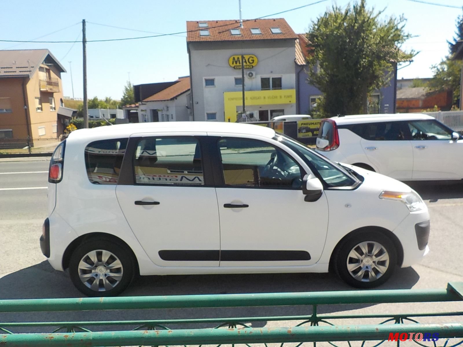 2013' Citroen C3 Picasso photo #6
