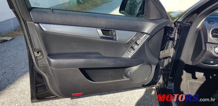 2011' Mercedes-Benz C-Klasa 200 Cdi photo #6