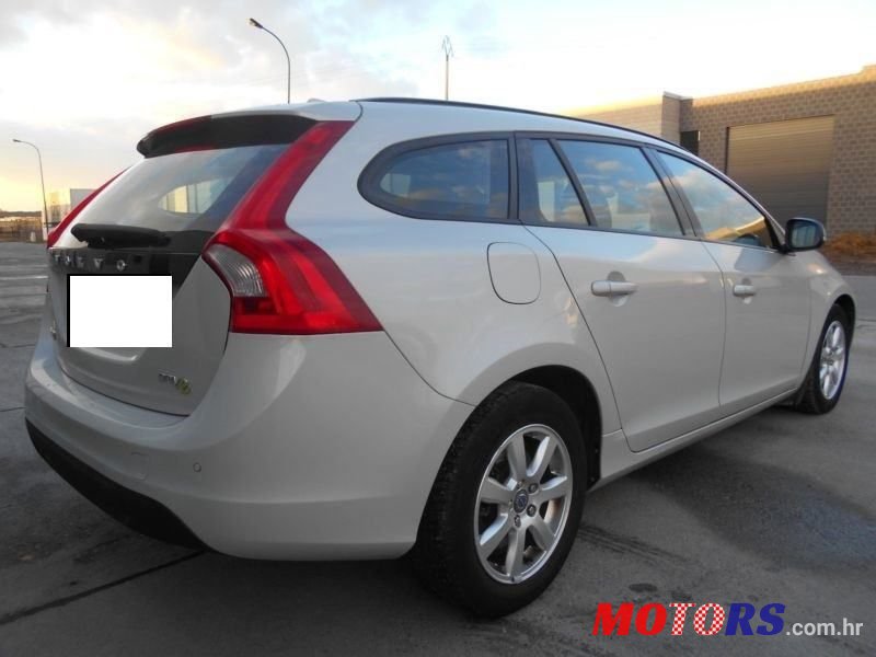 2011' Volvo V60 Drive photo #2