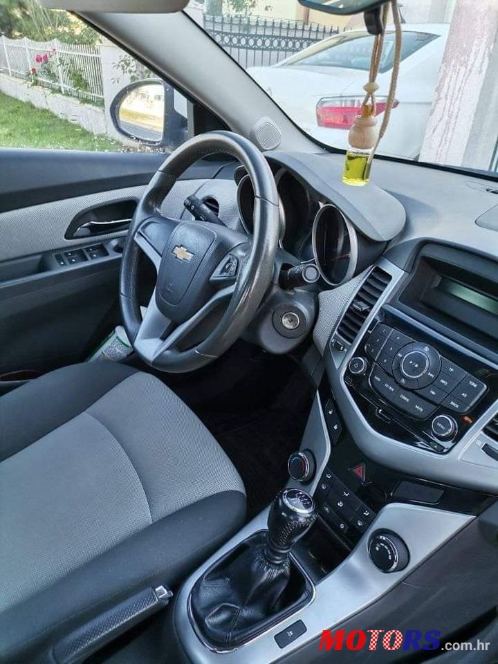 2010' Chevrolet Cruze 1,6 LS photo #5