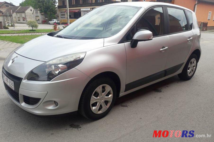 2010' Renault Scenic 1,5 Dci photo #1