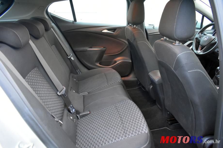 2018' Opel Astra photo #6