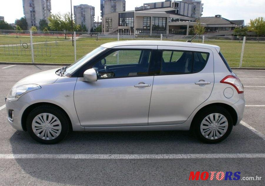 2015' Suzuki Swift 1,3 Ac photo #2