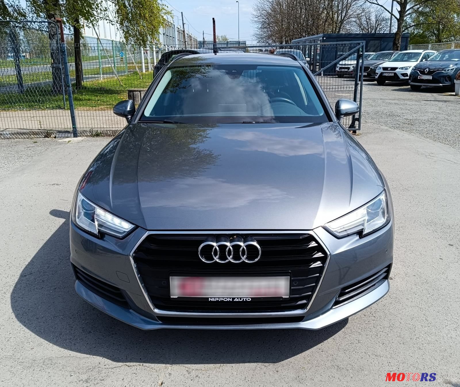 2017' Audi A4 Avant photo #2