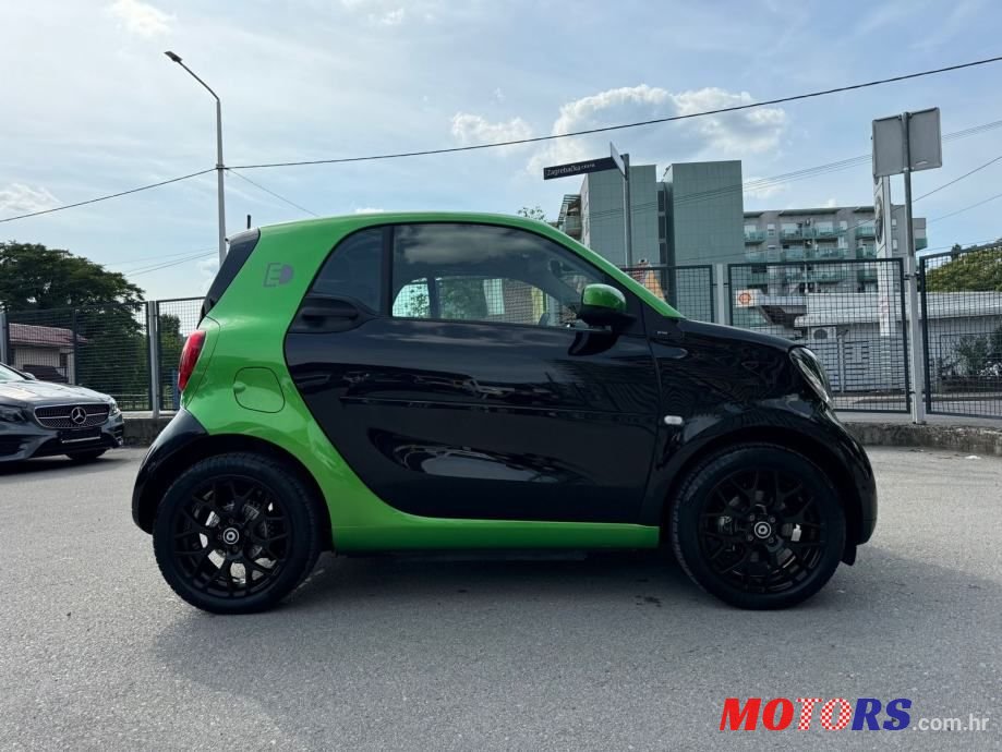 2017' Smart Fortwo photo #4