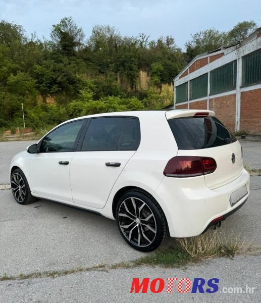 2010' Volkswagen Golf VI 1,6 Tdi photo #1