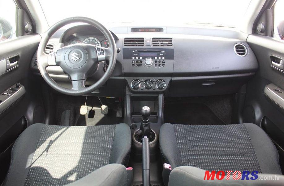 2006' Suzuki Swift 1,3 Glx photo #2