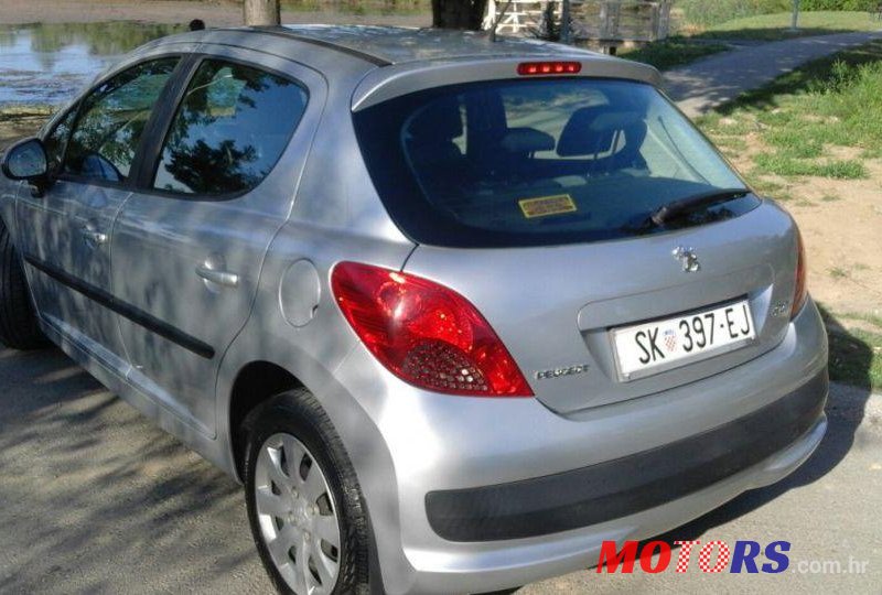 2007' Peugeot 207 1,4 16V photo #1