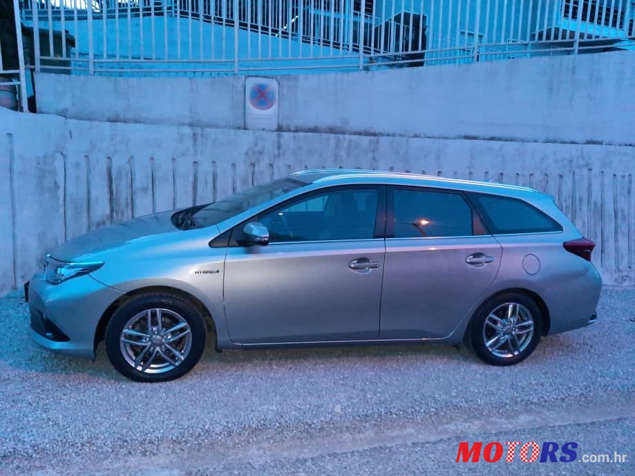 2016' Toyota Auris Karavan photo #1