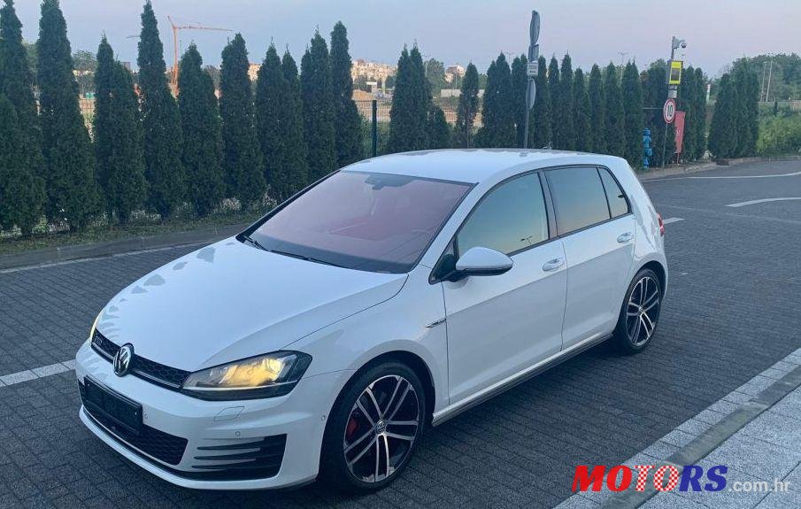 2017' Volkswagen Golf VII 2,0 Gtd photo #1