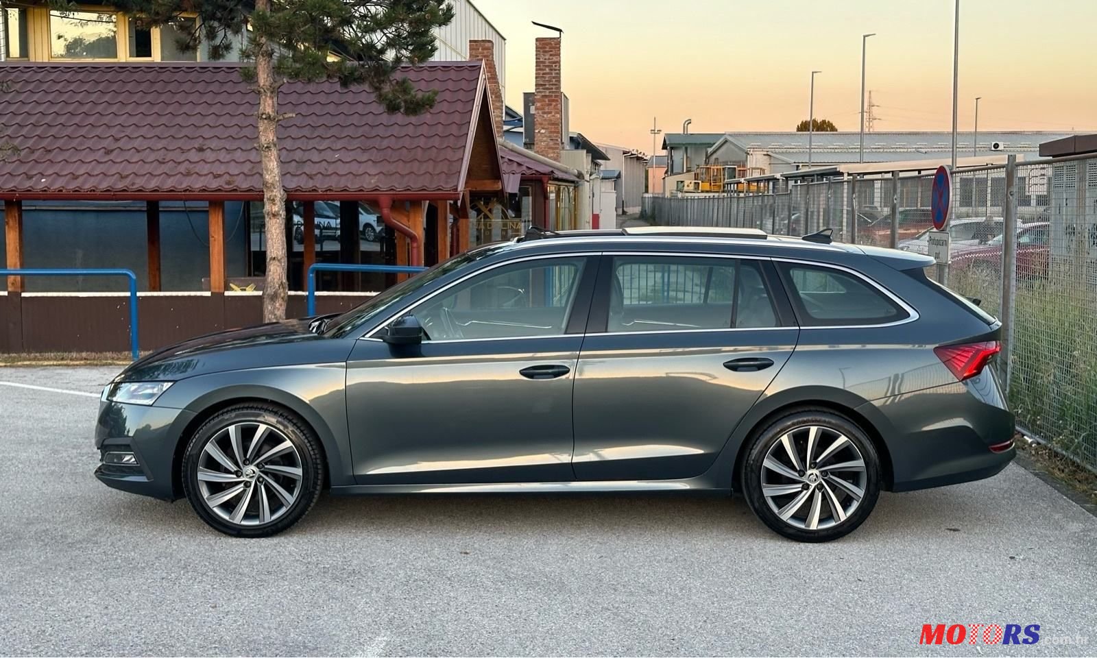 2020' Skoda Octavia Combi photo #4