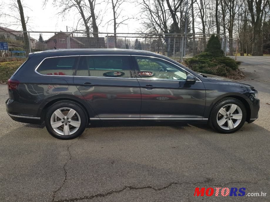 2020' Volkswagen Passat Variant photo #5