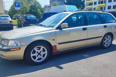 2001' Volvo V40 2,0