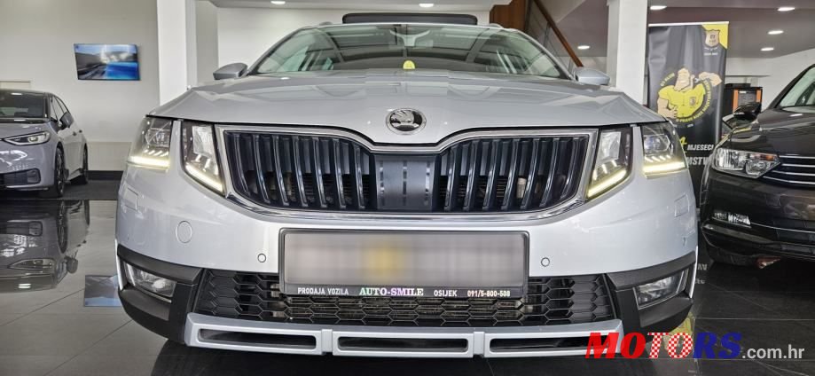 2013' Skoda Octavia Combi photo #3