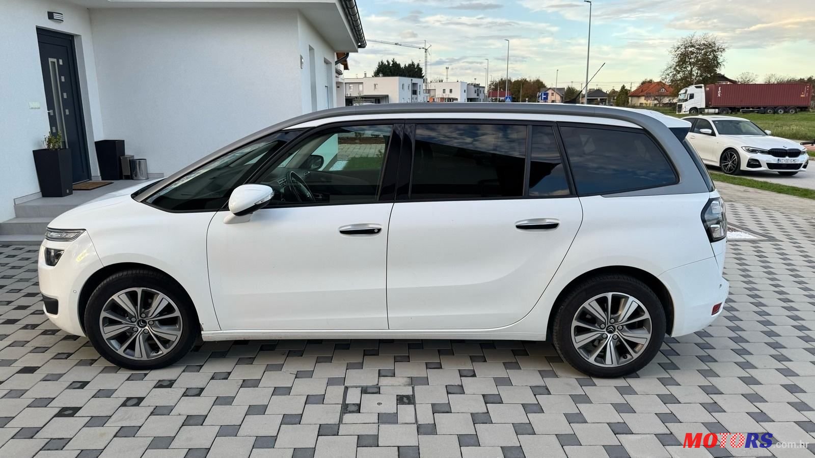 2014' Citroen C4 Grand Picasso 1.6 Hdi photo #3