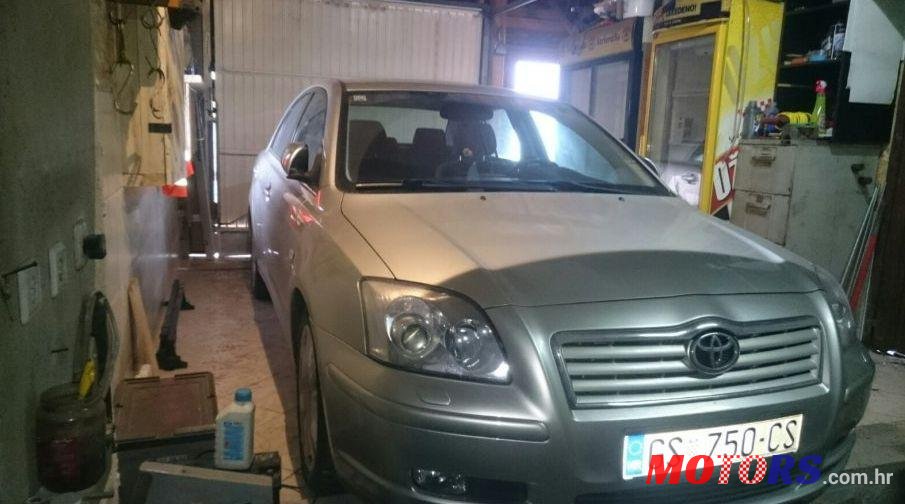 2004' Toyota Avensis 2,0 Vvt-I D4 Sol photo #1