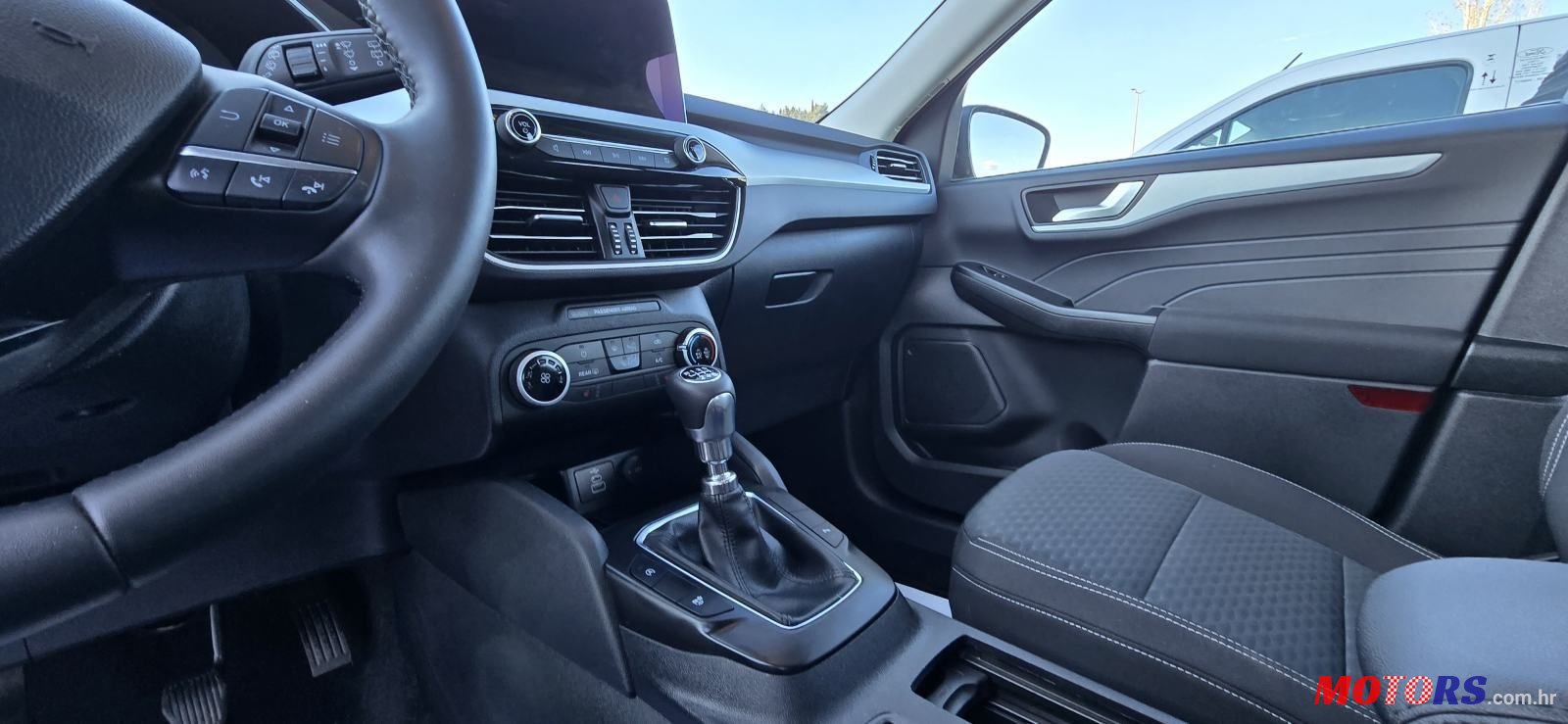 2024' Ford Kuga 1,5 Ecoboost photo #3