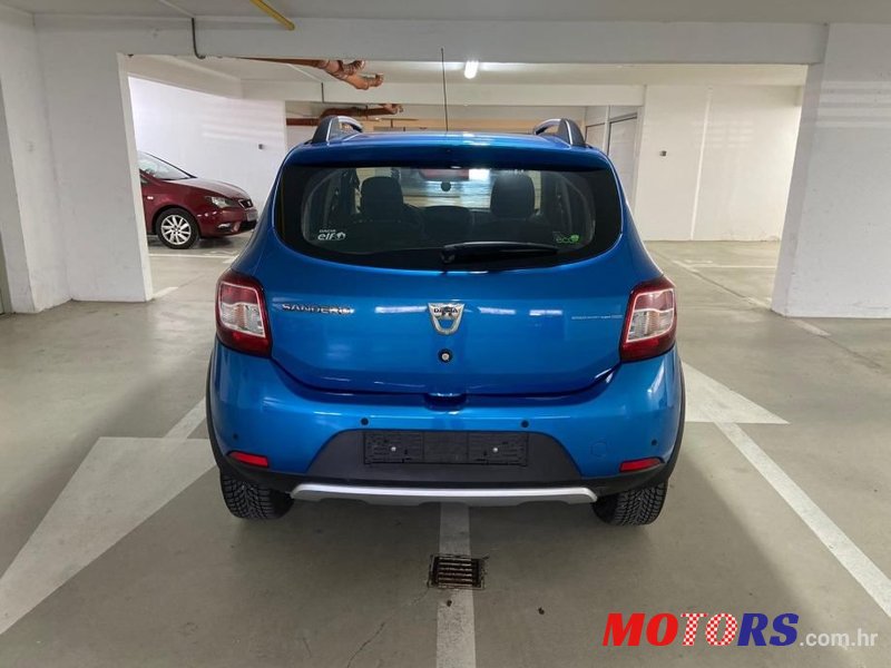 2015' Dacia Sandero photo #6