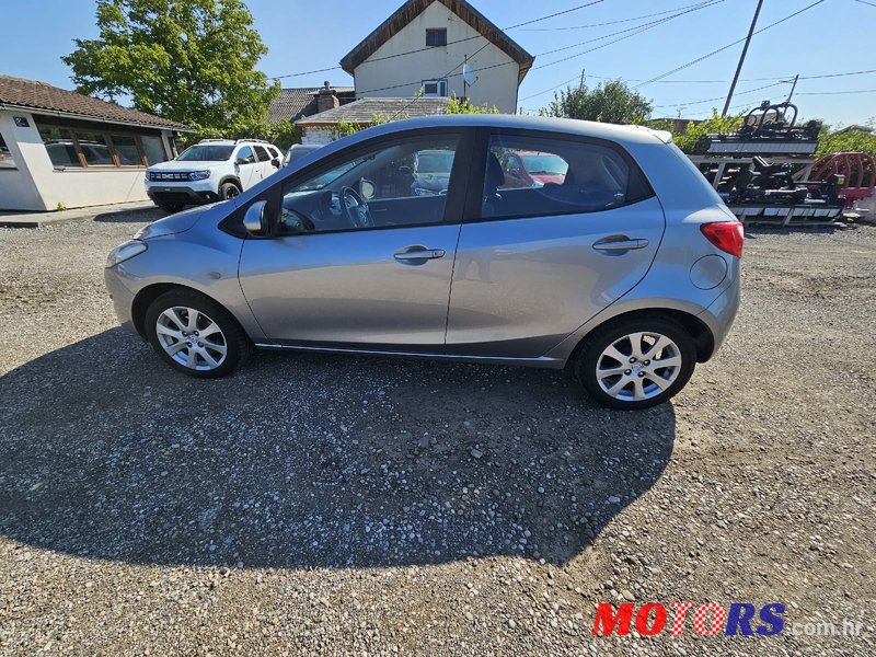 2011' Mazda 2 Sport photo #4