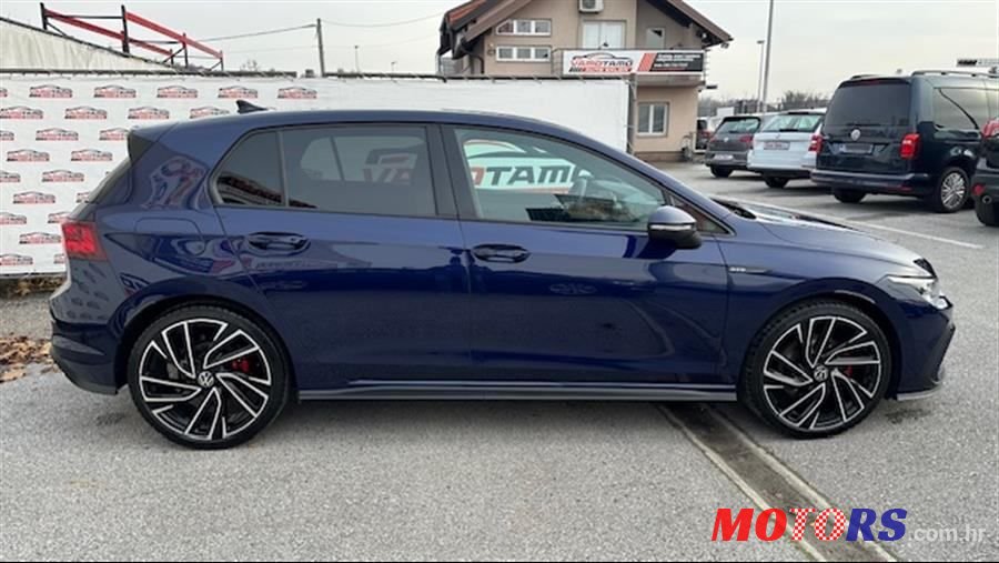 2021' Volkswagen Golf 8 2,0 Tdi photo #4