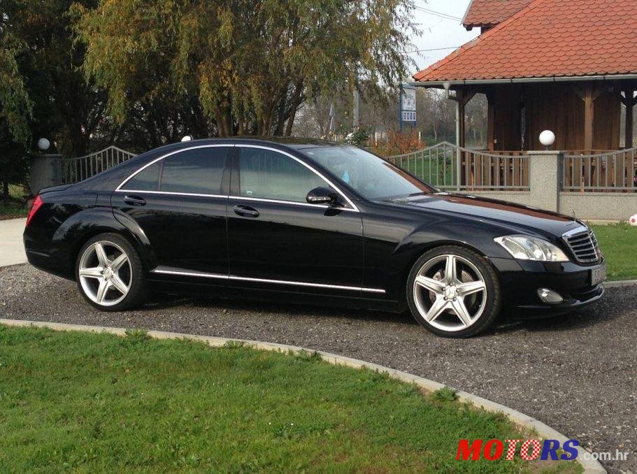 2006' Mercedes-Benz S-Class 320 Cdi photo #1