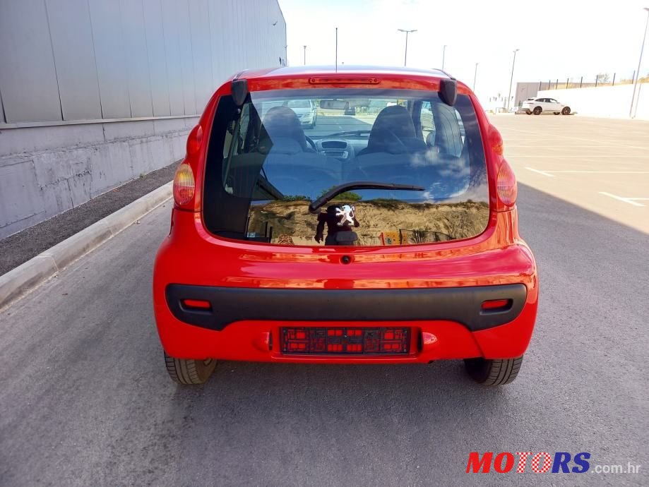 2006' Peugeot 107 1,0 photo #6
