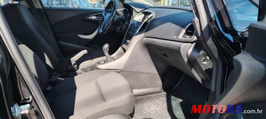 2011' Opel Astra 1,3 Cdti photo #6