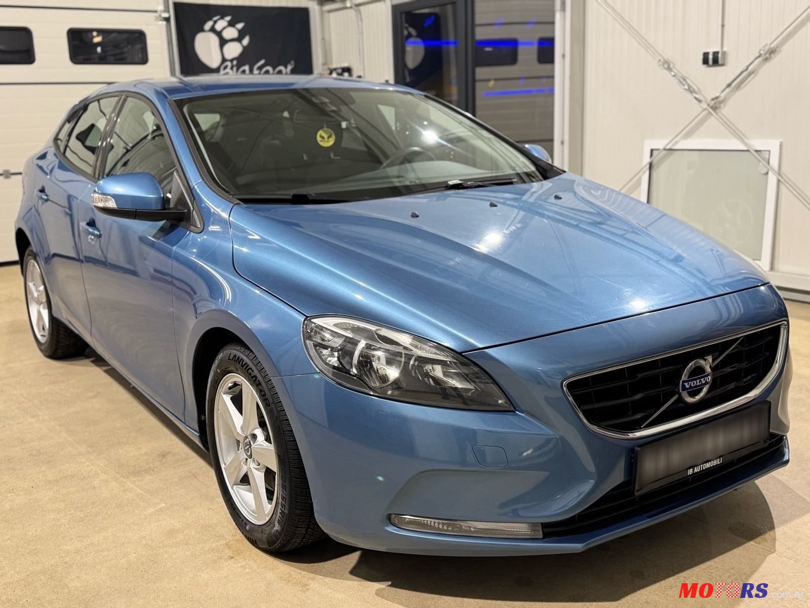 2015' Volvo V40 D2 photo #1