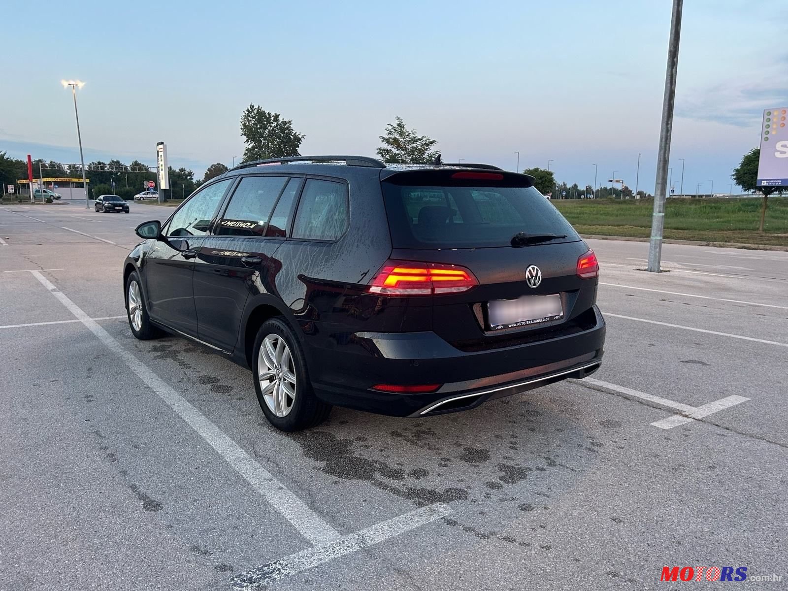 2017' Volkswagen Golf VII Variant photo #2