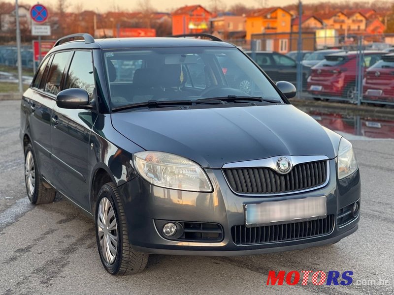 2009' Skoda Fabia Combi photo #5