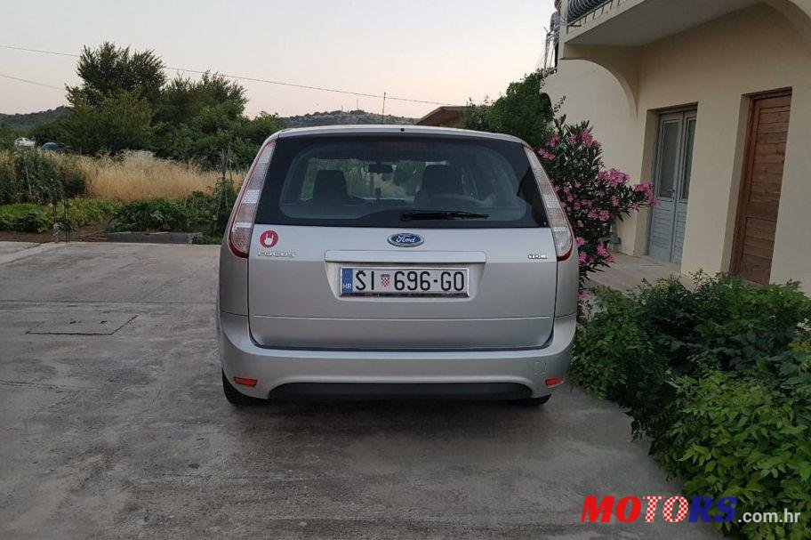 2008' Ford Focus Karavan photo #2