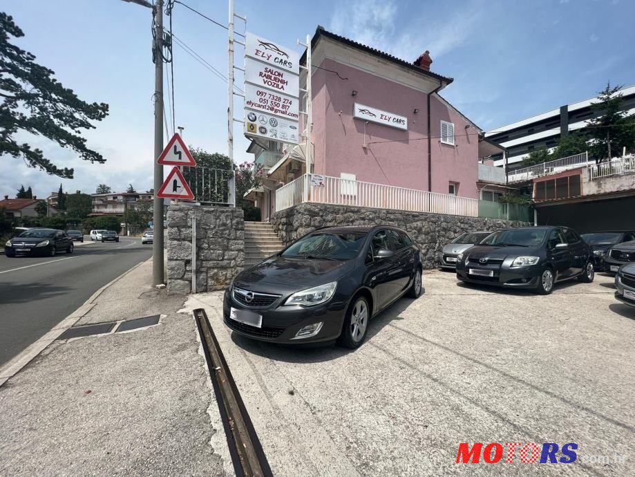 2012' Opel Astra 1,7 Cdti photo #1