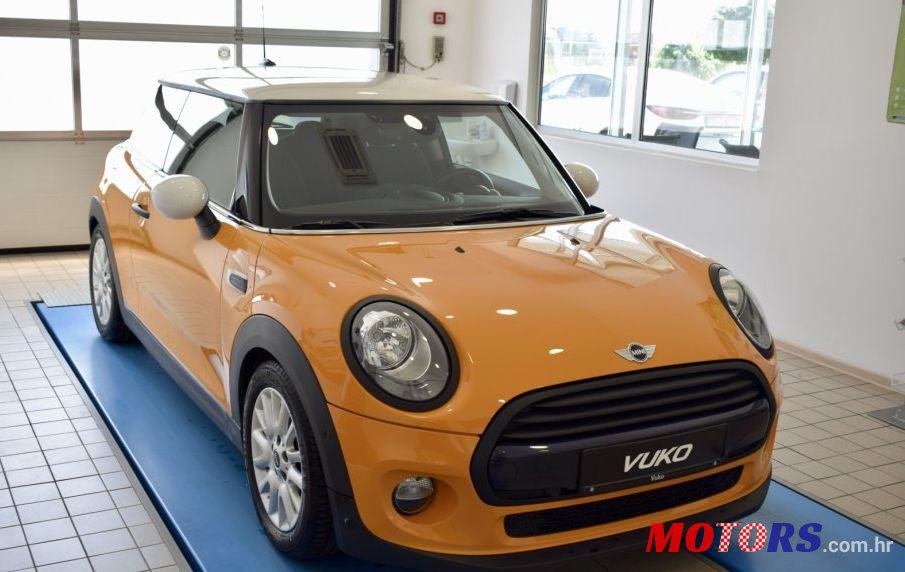 2015' MINI One Diesel F56 photo #1