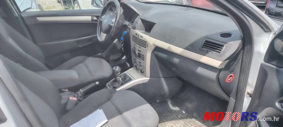 2008' Opel Astra 1,7 Cdti photo #5
