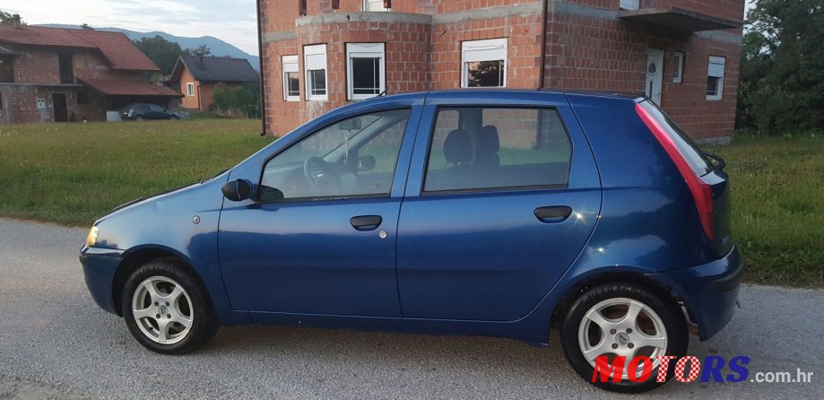 2001' Fiat Punto photo #2
