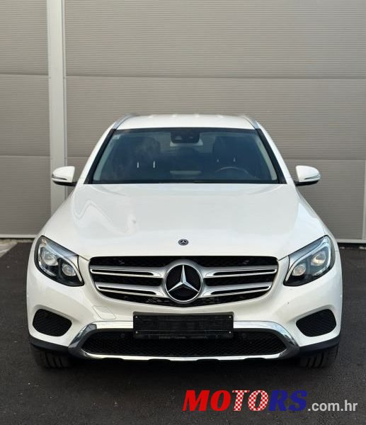 2018' Mercedes-Benz GLC 220 D photo #3