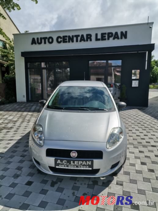2011' Fiat Grande Punto 1,2 8V photo #1