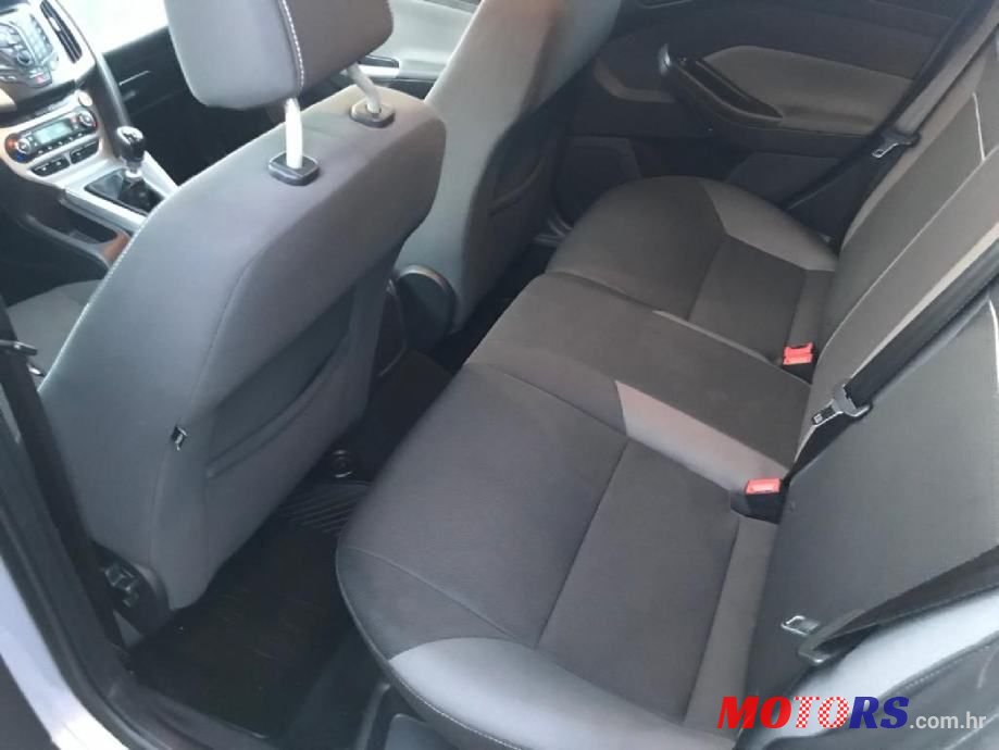 2012' Ford Focus Karavan photo #6