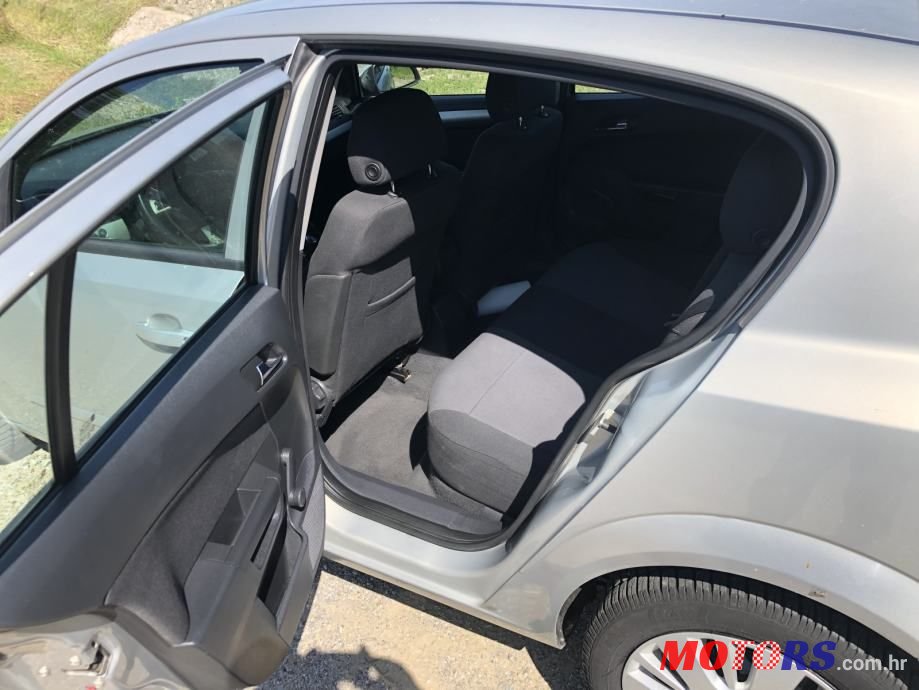 2008' Opel Astra 1,4 photo #2