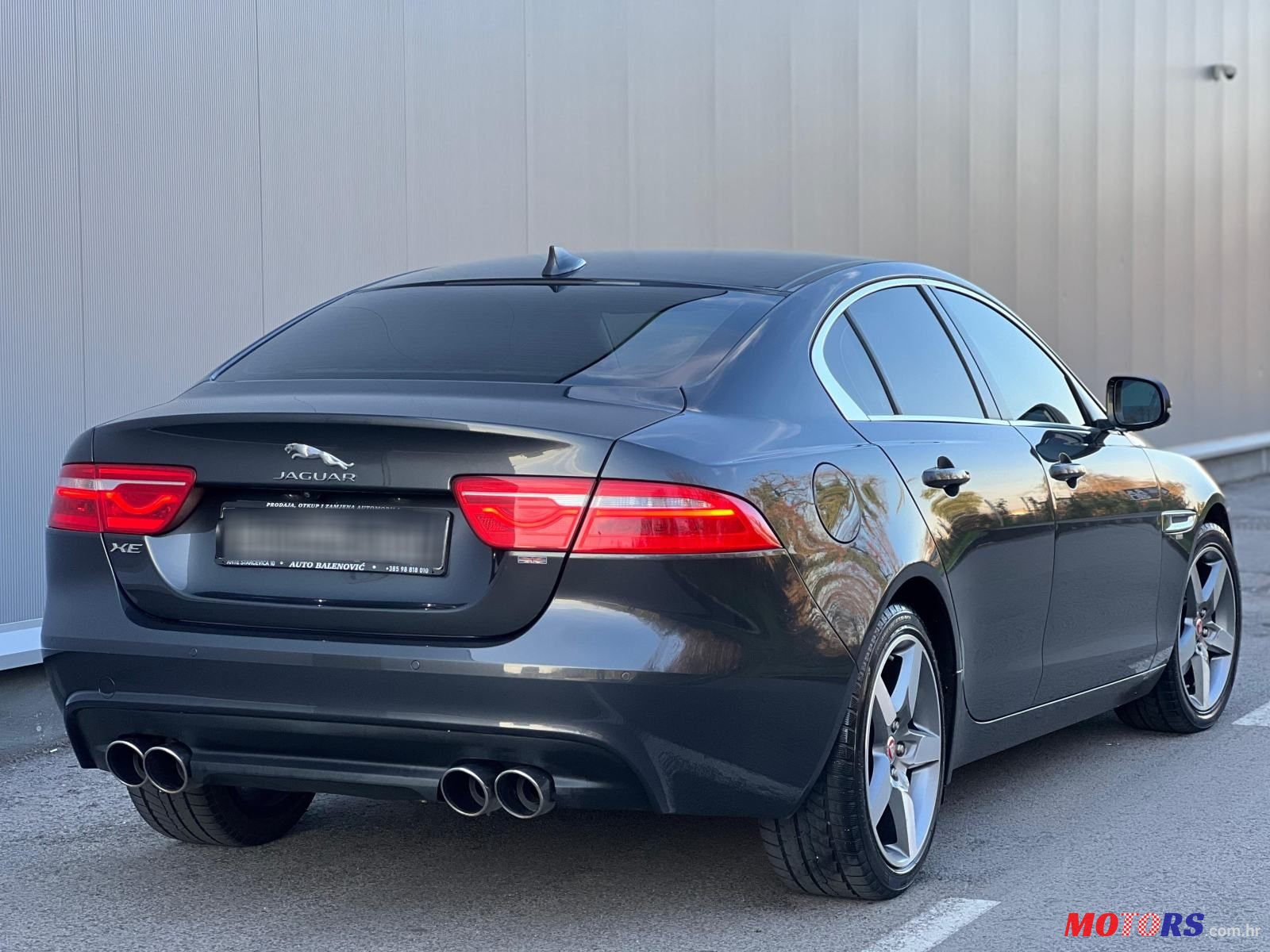 2016' Jaguar XE 2.0 Diesel Portfolio photo #5