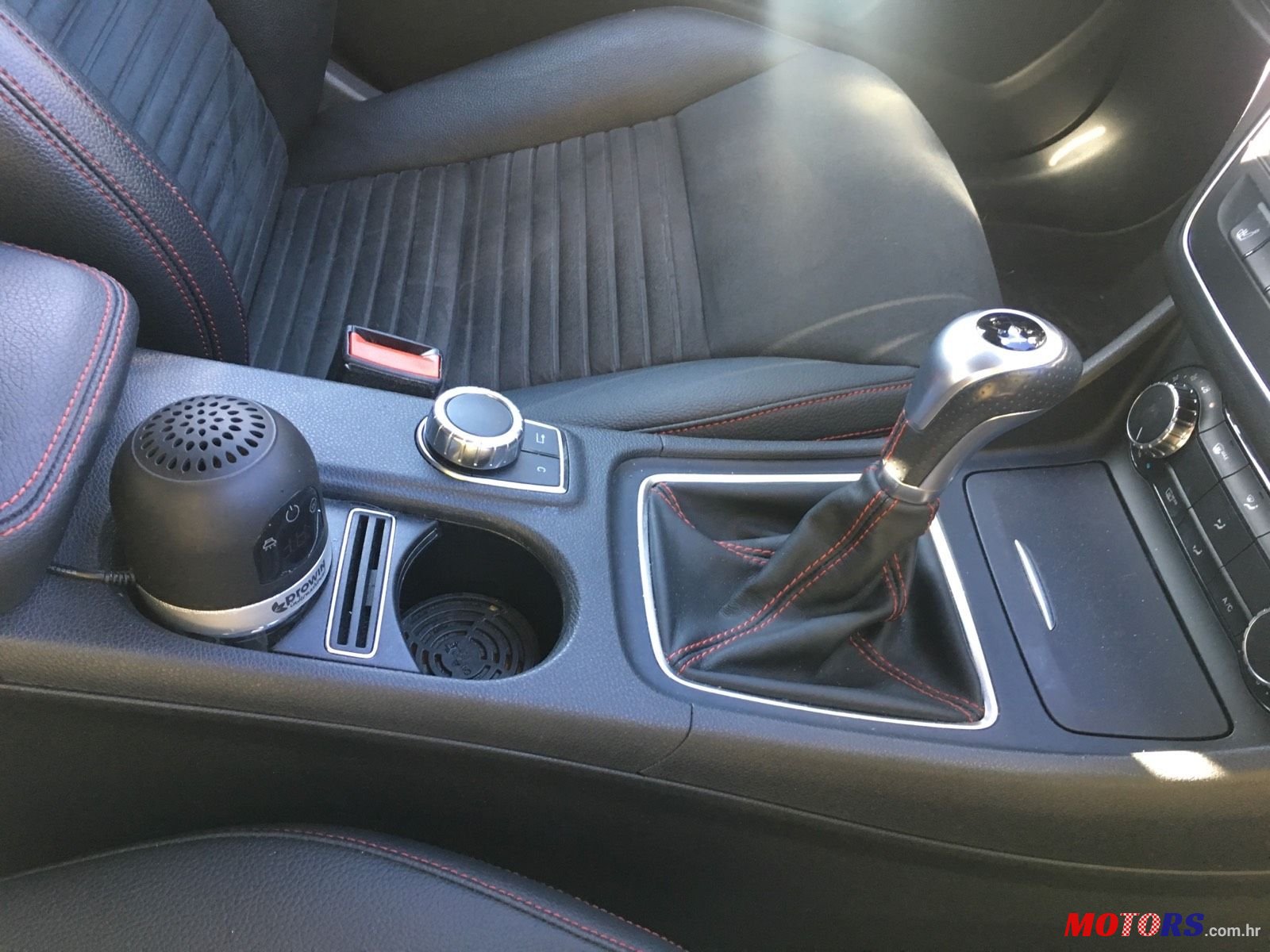 2017' Mercedes-Benz GLA 200 AMG Line photo #1