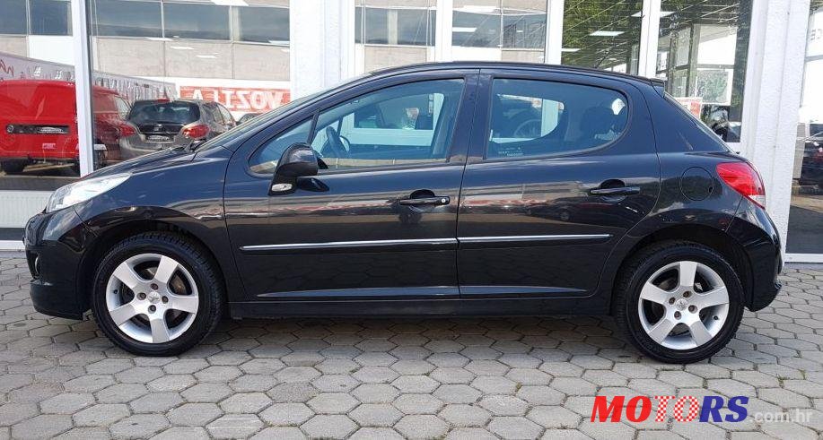 2011' Peugeot 207 1,6 Hdi photo #1