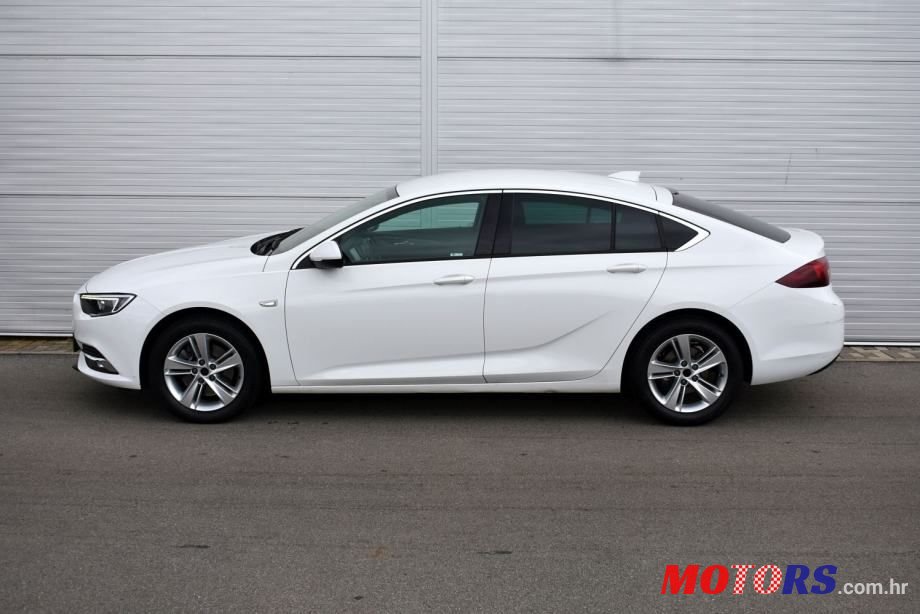 2018' Opel Insignia photo #3