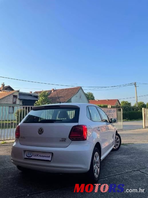 2016' Volkswagen Polo photo #4