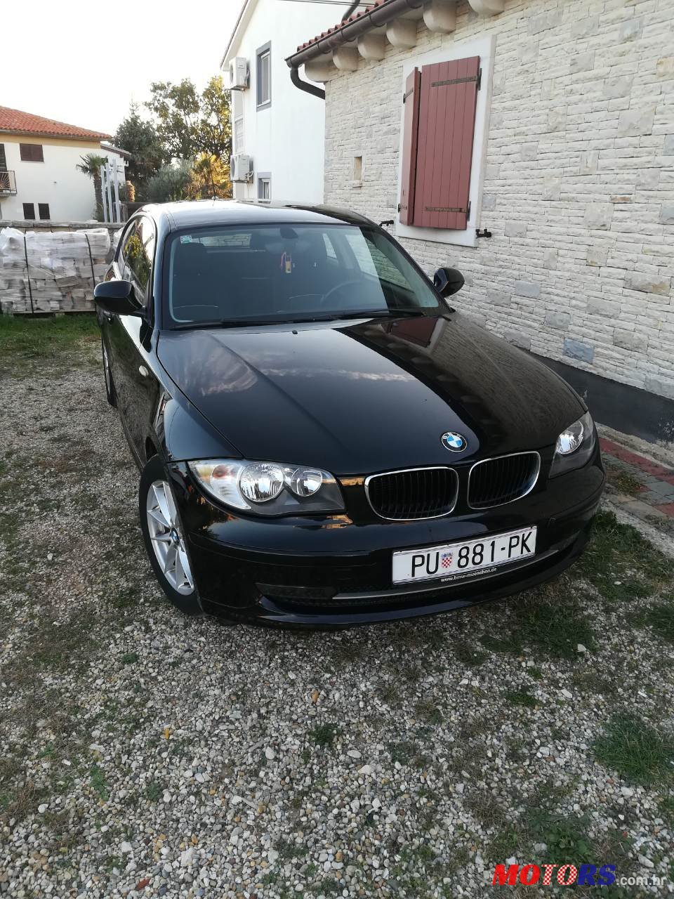 2011' BMW 1 Series 3 Door 116d photo #5