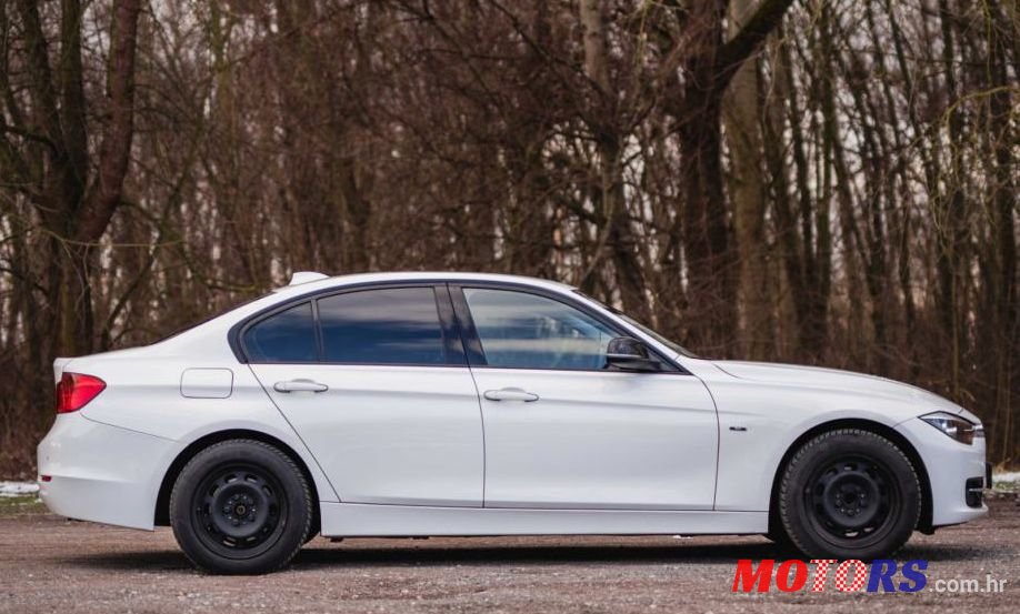 2013' BMW Serija 3 318D photo #1