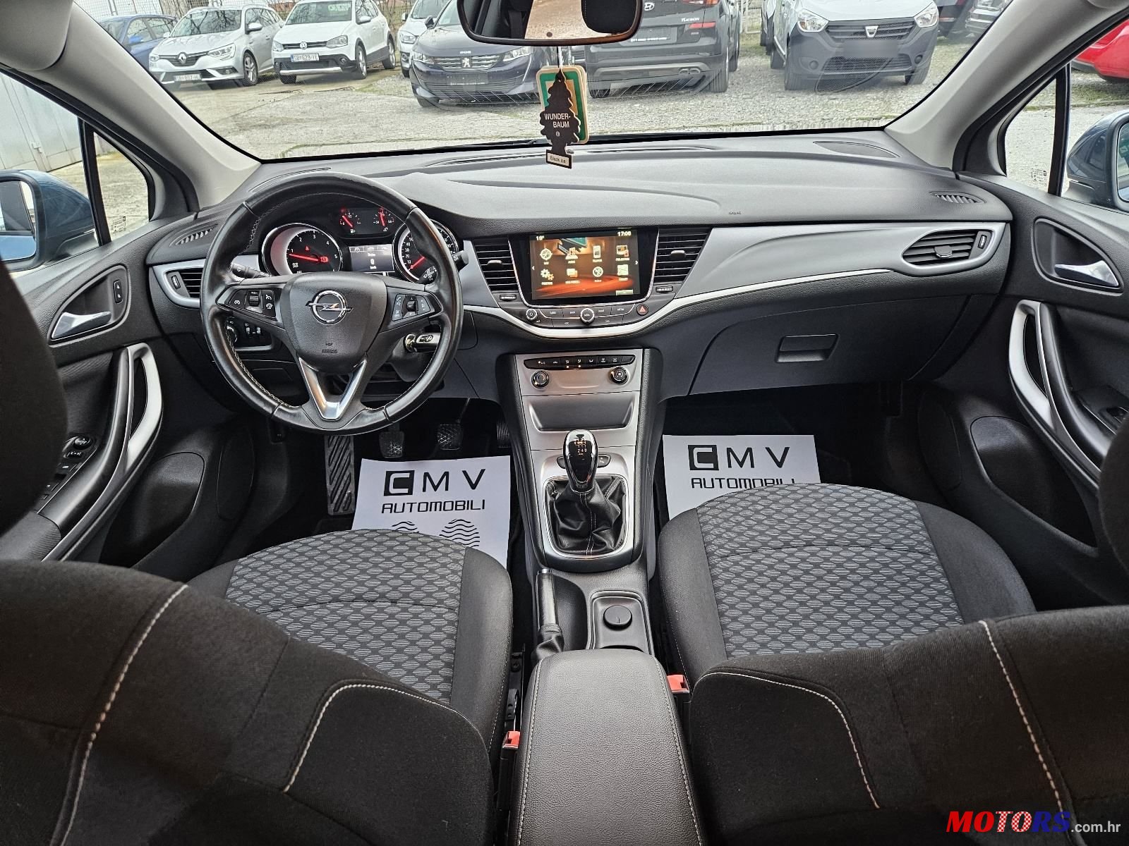 2017' Opel Astra Karavan photo #2