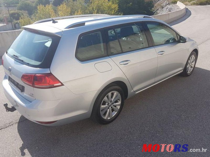 2013' Volkswagen Golf VII 1,6 Tdi Bmt photo #2