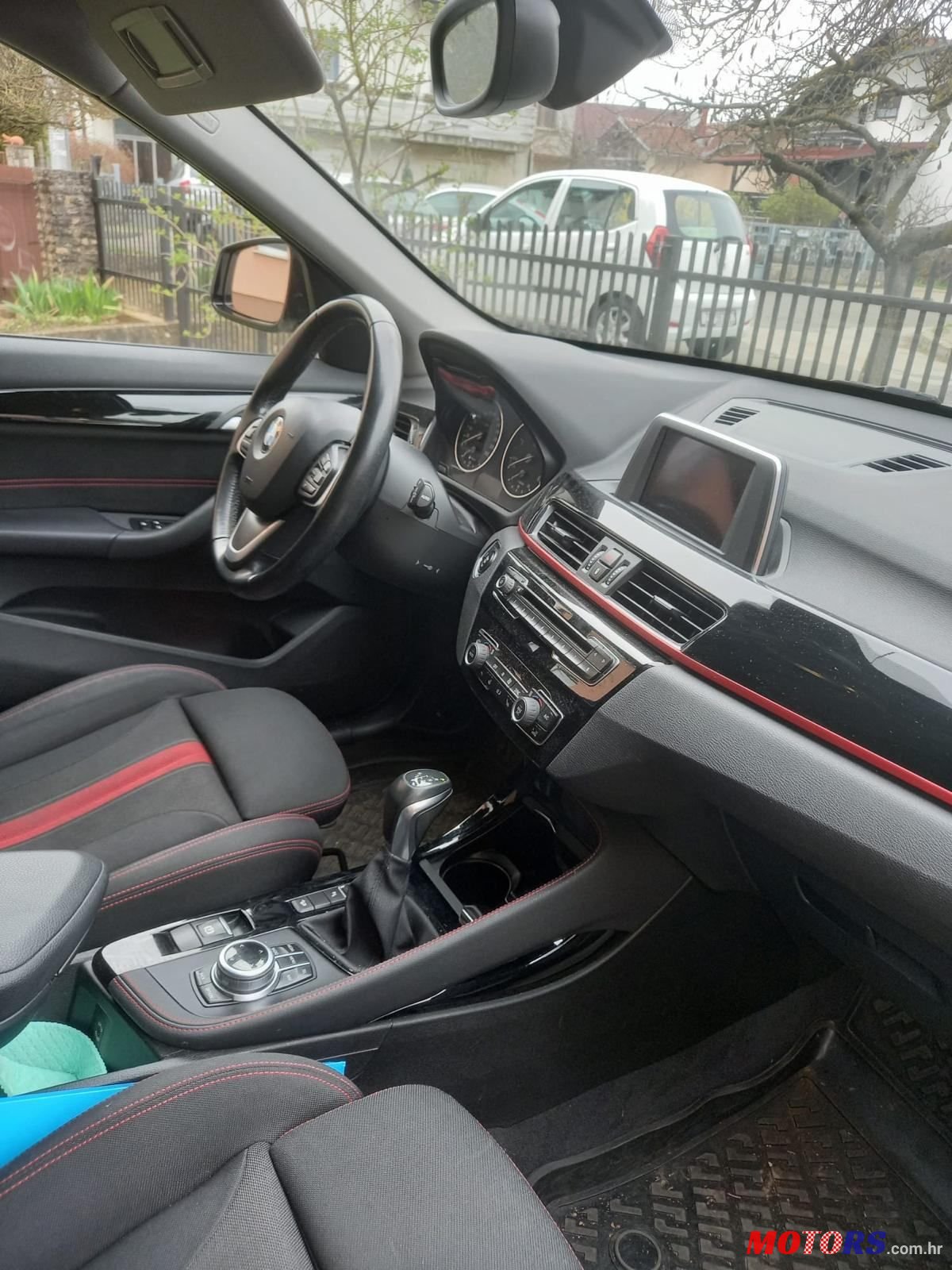 2017' BMW X1 20D photo #5